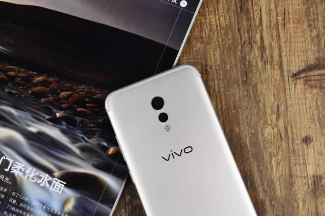 vivo Xplay6 