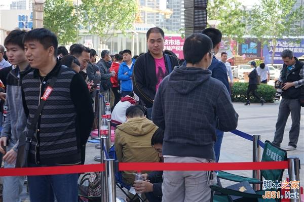 直击小米Note顶配版线下首发:米粉真拼了!