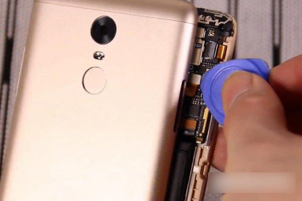 红米Note3后盖怎么打?详解红米Note3后盖打开方法