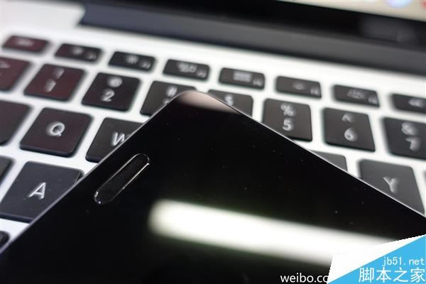 美的让人惊讶!小米5真机亮相:手感棒级了