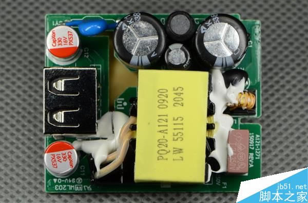 小米5标配充电器拆解测试:做工扎实