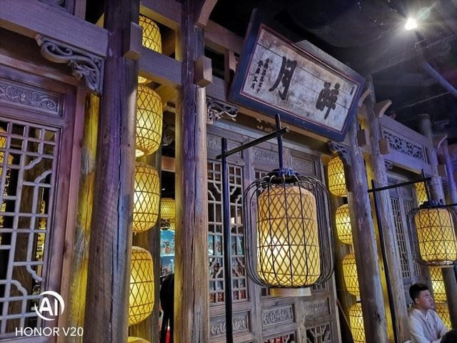 荣耀V20和小米9哪款拍照好 荣耀V20和小米9拍照效果对比评测_手机评测_手机学院_本站